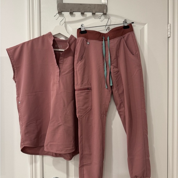 Figs Other - Figs Mauve Scrub Set with Teal Accents XS size